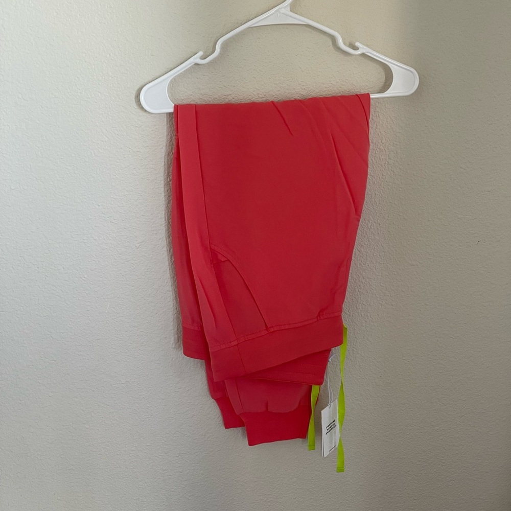 Figs - Hot Coral Zamora